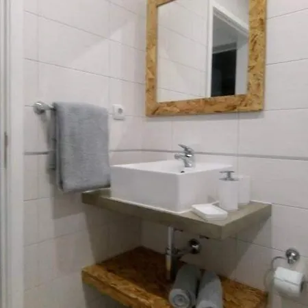 Impeccable 1 Bed In Villa