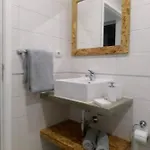 - Sleeps 4 & Free Parking Villa