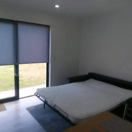 - Sleeps 4 & Free Parking Villa *